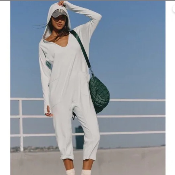 FPMovement by FP  Hot Shot L/S Hooded Onesie in Arctic Snow in various NWT - Picture 3 of 6